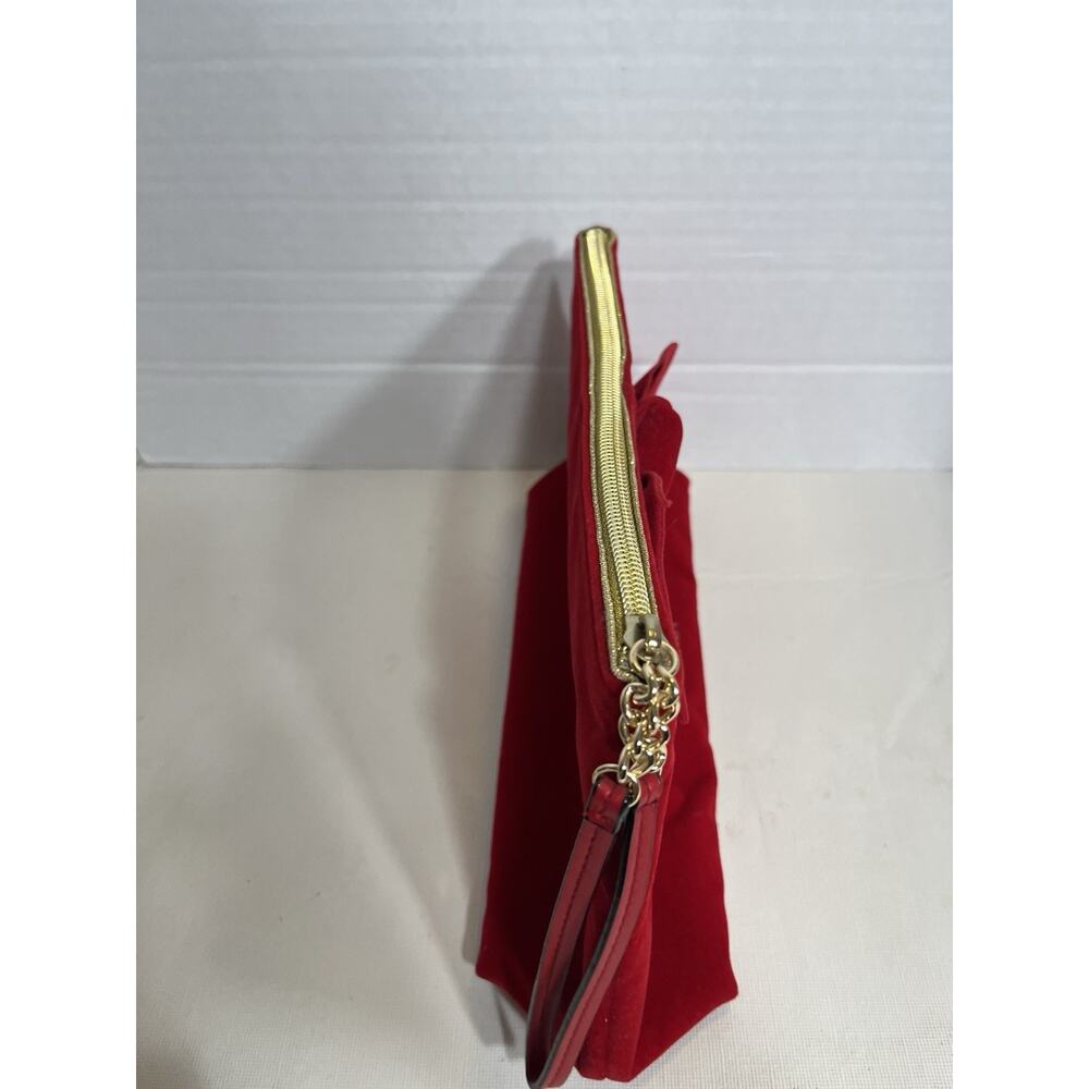 VICTORIA SECRET VELVET WRISTLET - MAKEUP COSMETIC BAG POUCH CASE - RED - NWT - Picture 2 of 3